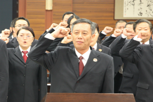 市院党组书记,检察长张复弛领读誓词